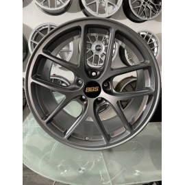 JUEGO DE RINES 18"X8.5" 5-112/5.114.3 TIPO BBS FI-R